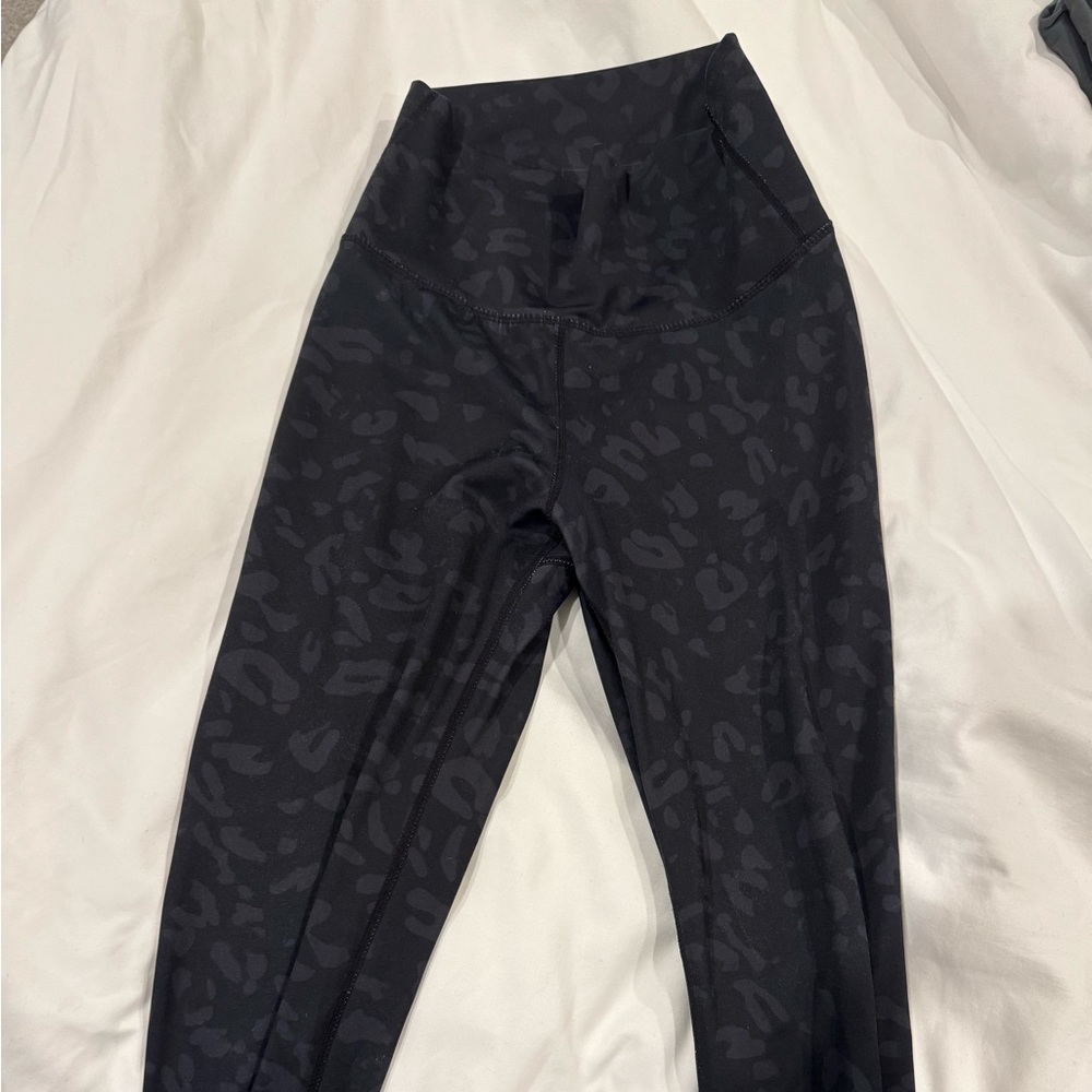 ECHT Apparel Leopard Print Black Butt Scrunch Active Leggings Size Small